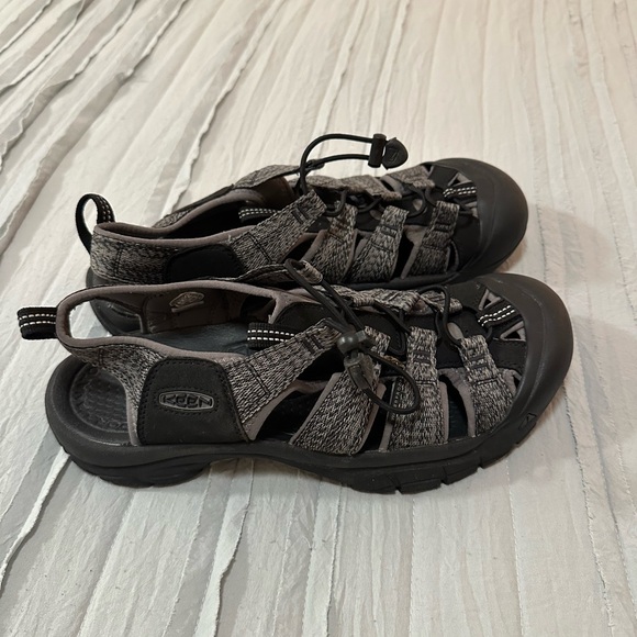 Keen Women's Sandals | Size 11 - Picture 5 of 7